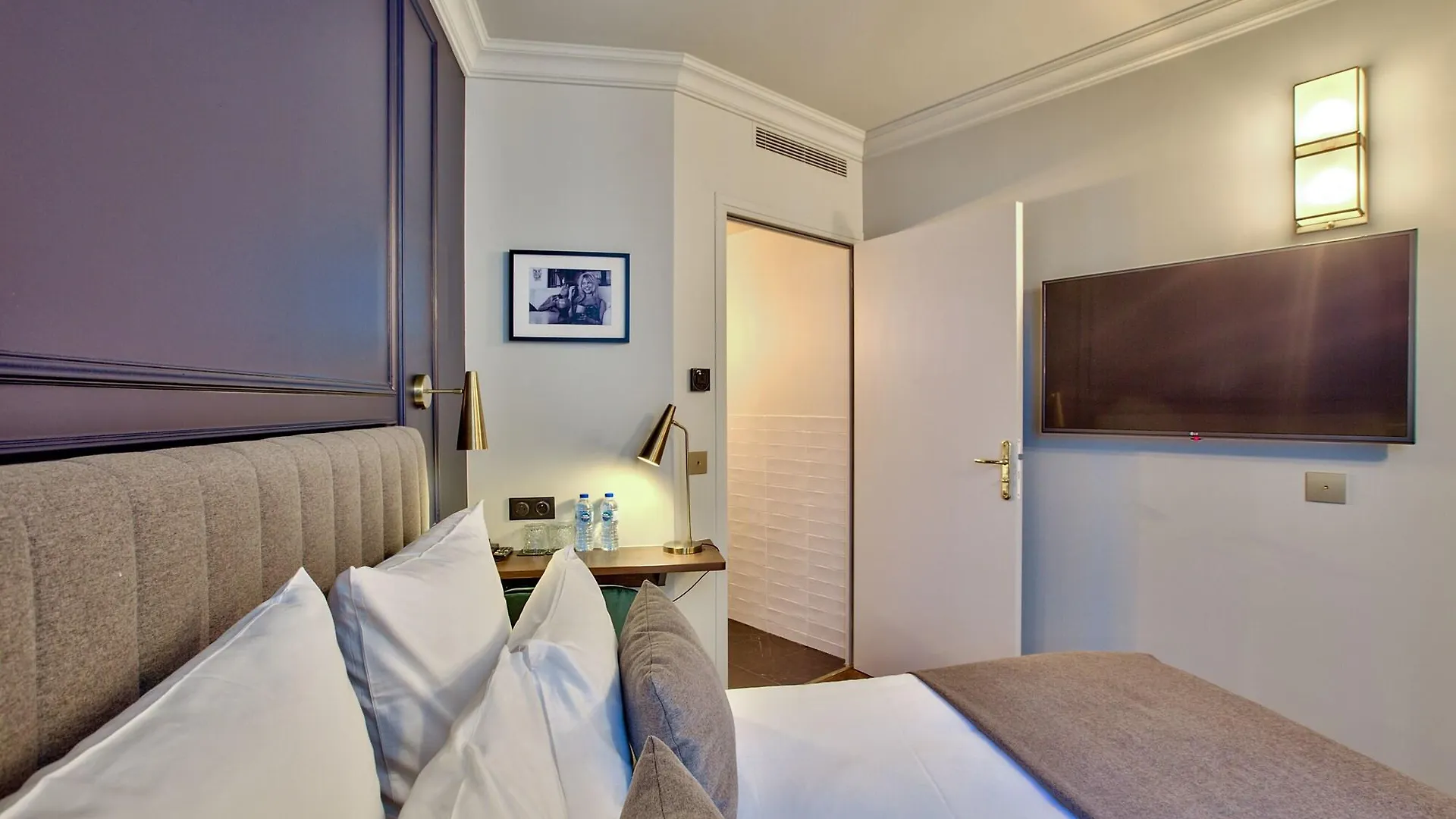 Bervic Montmartre Hotel Paris France